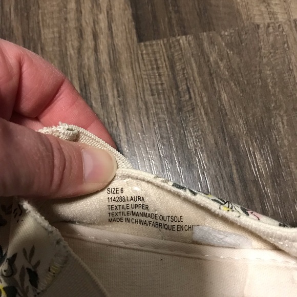 Women’s slip on shoes from Maurice’s size 6 - Picture 4 of 6